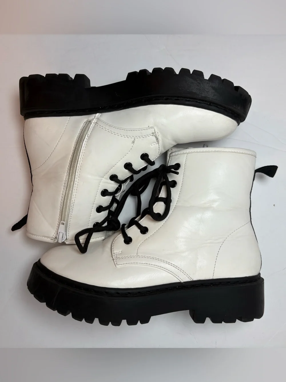 Steve Madden White Platform Combat Boots Lace-up & Zipper Closure Girls Size 4